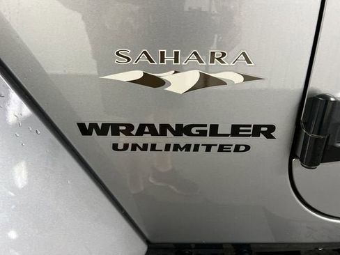 Used 2016 Jeep Wrangler Unlimited Sahara w/ Connectivity Group AWD/4WD image 29