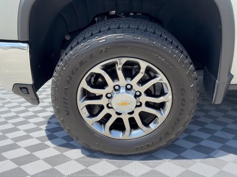 Used 2026 Chevrolet Silverado 2500 LTZ w/ LTZ Texas Edition AWD/4WD image 13