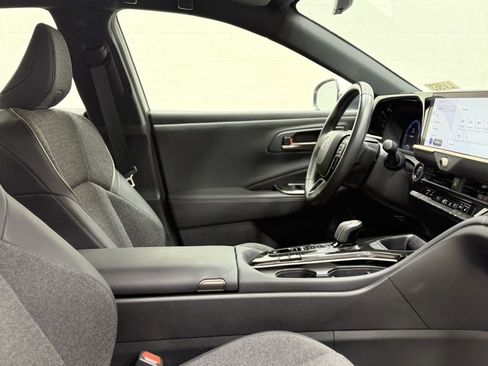 Used 2024 Toyota Crown XLE image 22