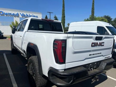 Used 2024 GMC Sierra 2500 AT4X AWD/4WD image 12