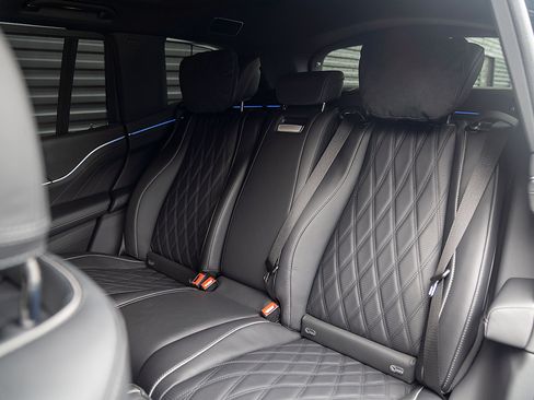 Used 2025 Mercedes-Benz Maybach GLS 600 4MATIC image 20
