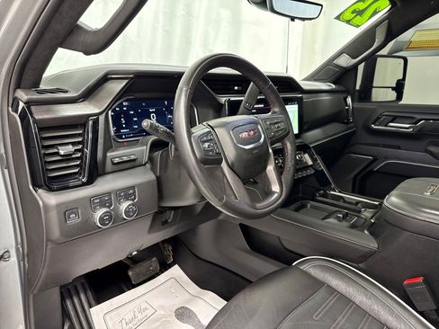 Used 2025 GMC Sierra 2500 AT4X image 21