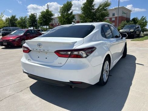 Used 2023 Toyota Camry LE image 3