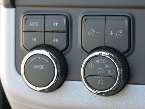 New 2026 Chevrolet Suburban Premier AWD/4WD image 27