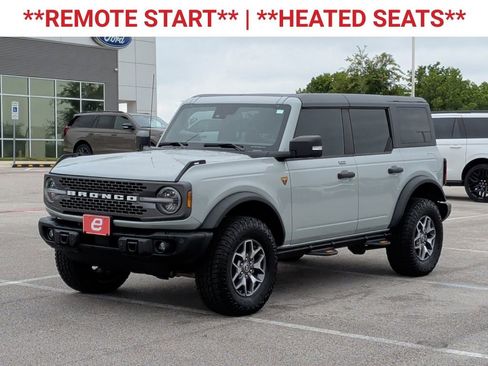 Used 2023 Ford Bronco Badlands AWD/4WD image 3