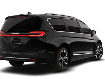 New 2026 Chrysler Pacifica Pinnacle