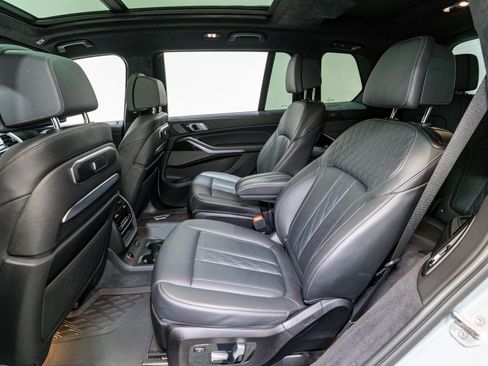 Used 2024 BMW X7 xDrive40i w/ M Sport Package image 31