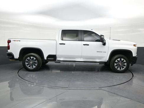 Used 2023 Chevrolet Silverado 2500 Custom w/ Custom Value Package AWD/4WD image 6