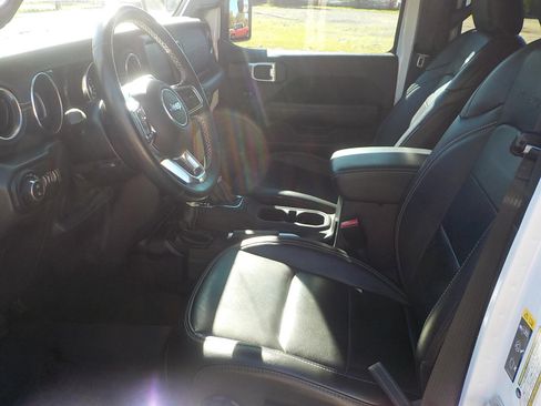 Used 2022 Jeep Gladiator Overland w/ Popular Equipment Package image 17