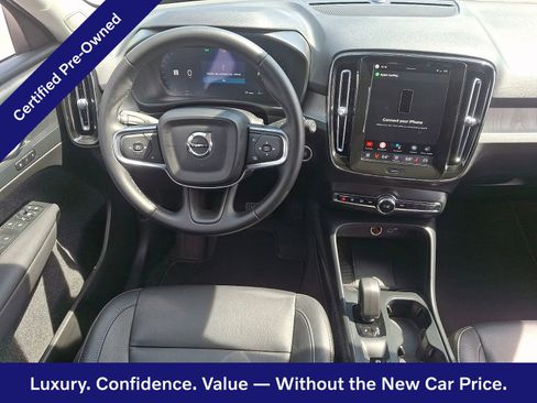 Certified 2025 Volvo XC40 B5 Core AWD/4WD image 12