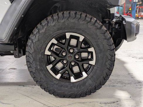 Certified 2025 Jeep Wrangler Unlimited Rubicon AWD/4WD image 11
