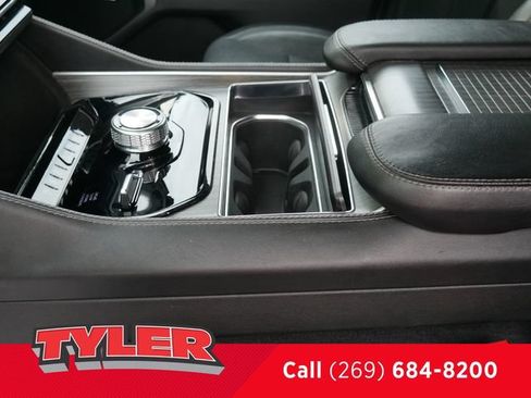 Used 2024 Jeep Wagoneer L Series II w/ Flexible Seating Group AWD/4WD image 37