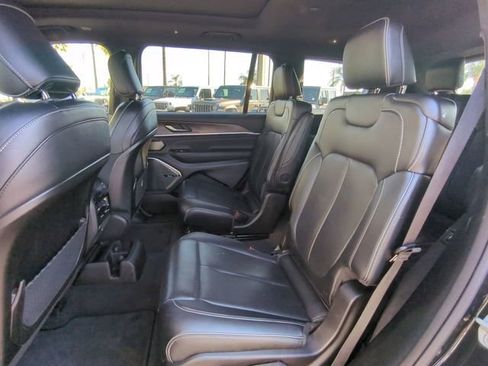 Certified 2023 Jeep Grand Cherokee L Overland AWD/4WD image 17