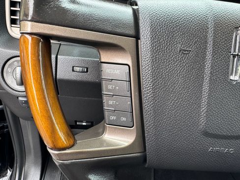 Used 2012 Lincoln Navigator L 4WD image 32