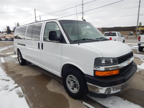 Used 2017 Chevrolet Express 3500 LT w/ LT Preferred Equipment Group image 2