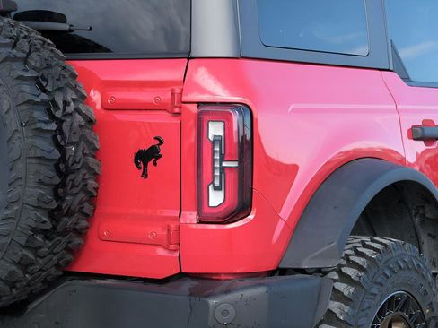 Used 2023 Ford Bronco Wildtrak image 38