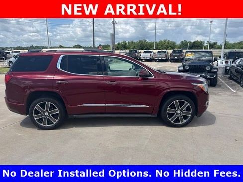 Used 2018 GMC Acadia Denali w/ Technology Package FWD image 2