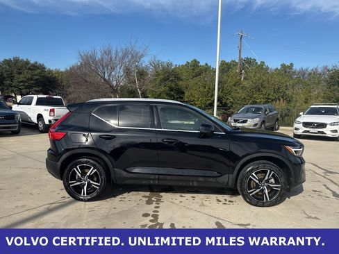 Certified 2025 Volvo XC40 B5 Core image 4