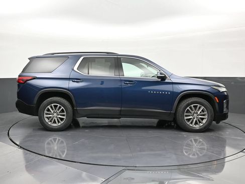 Used 2023 Chevrolet Traverse LT FWD image 6