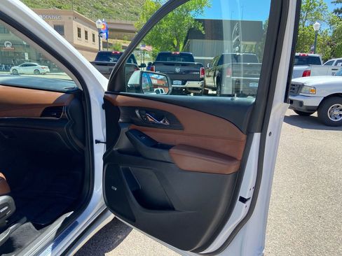 Used 2021 Chevrolet Traverse High Country w/ LPO, Floor Liner Package AWD/4WD image 30