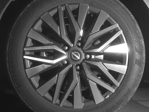 Used 2025 Nissan Altima 2.5 SV FWD image 12