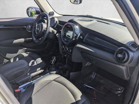 Used 2021 MINI Cooper 4-Door Hardtop FWD image 21