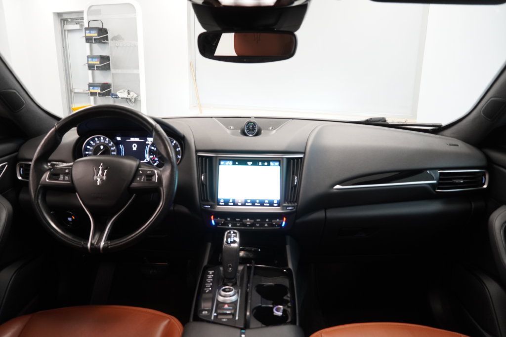 Used 2021 Maserati Levante AWD/4WD image 21