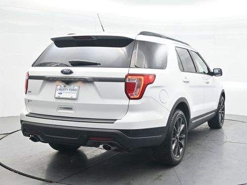 Used 2018 Ford Explorer XLT w/ Equipment Group 202A FWD image 6
