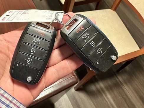 Used 2016 Kia Sorento L FWD image 42