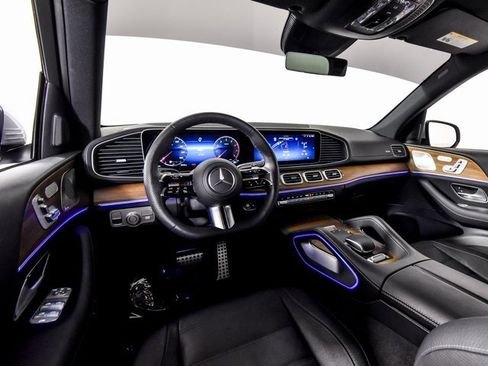 Certified 2024 Mercedes-Benz GLS 450 4MATIC image 23