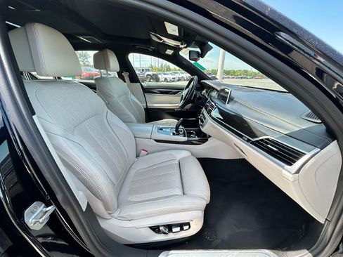 Used 2017 BMW 750i xDrive AWD/4WD image 13