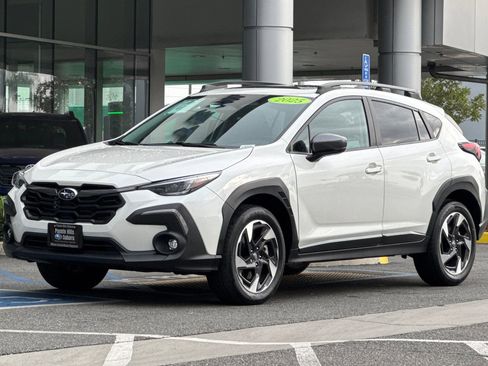 Certified 2025 Subaru Crosstrek 2.5i Limited w/ Crosstrek Mirror Package image 10