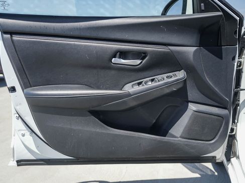 Used 2024 Nissan Sentra SV FWD image 13