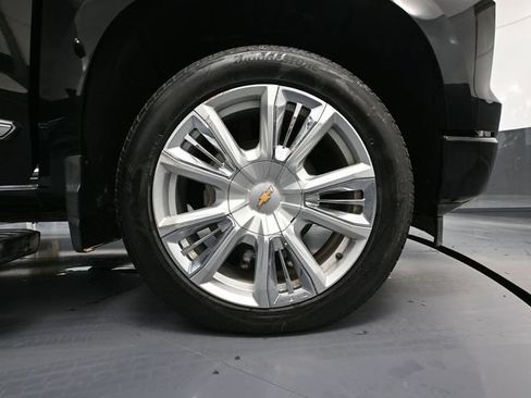Used 2023 Chevrolet Silverado 1500 High Country w/ High Country Premium Package AWD/4WD image 18