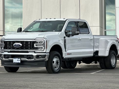 New 2026 Ford F350 XLT w/ XLT Premium Package AWD/4WD image 7
