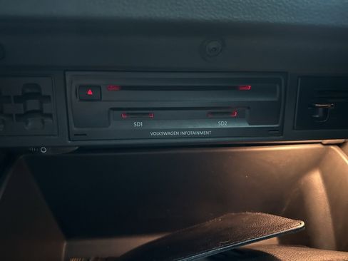 Used 2017 Volkswagen Golf SEL image 33