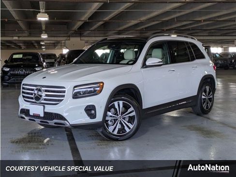 New 2025 Mercedes-Benz GLB 250 4MATIC image 1
