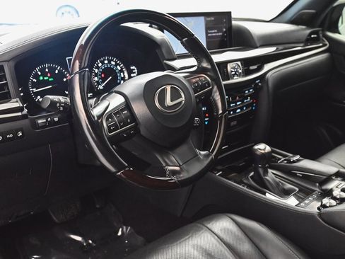 Used 2021 Lexus LX 570 4WD w/ Sport Package image 19