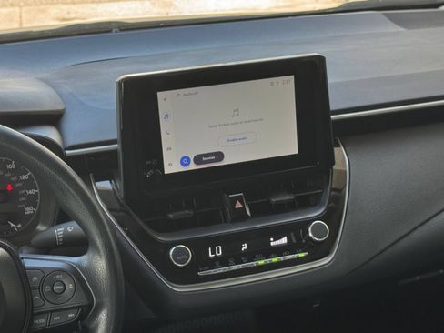 Used 2025 Toyota Corolla LE FWD image 17
