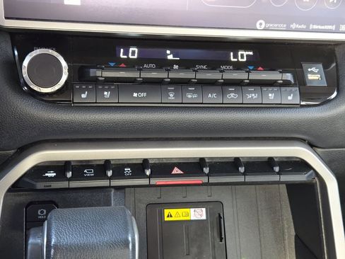 Used 2024 Toyota Tundra Limited image 21