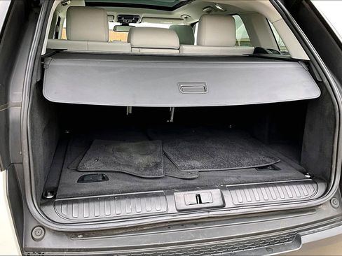 Used 2016 Land Rover Range Rover Sport HSE image 32