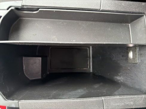 Used 2024 GMC Terrain SLE image 35