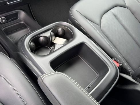 New 2026 Chrysler Pacifica Select image 26