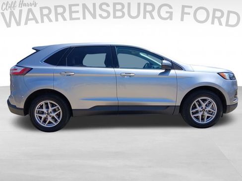 Used 2023 Ford Edge SEL image 2