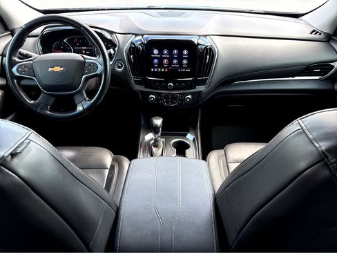 Used 2021 Chevrolet Traverse LT image 4