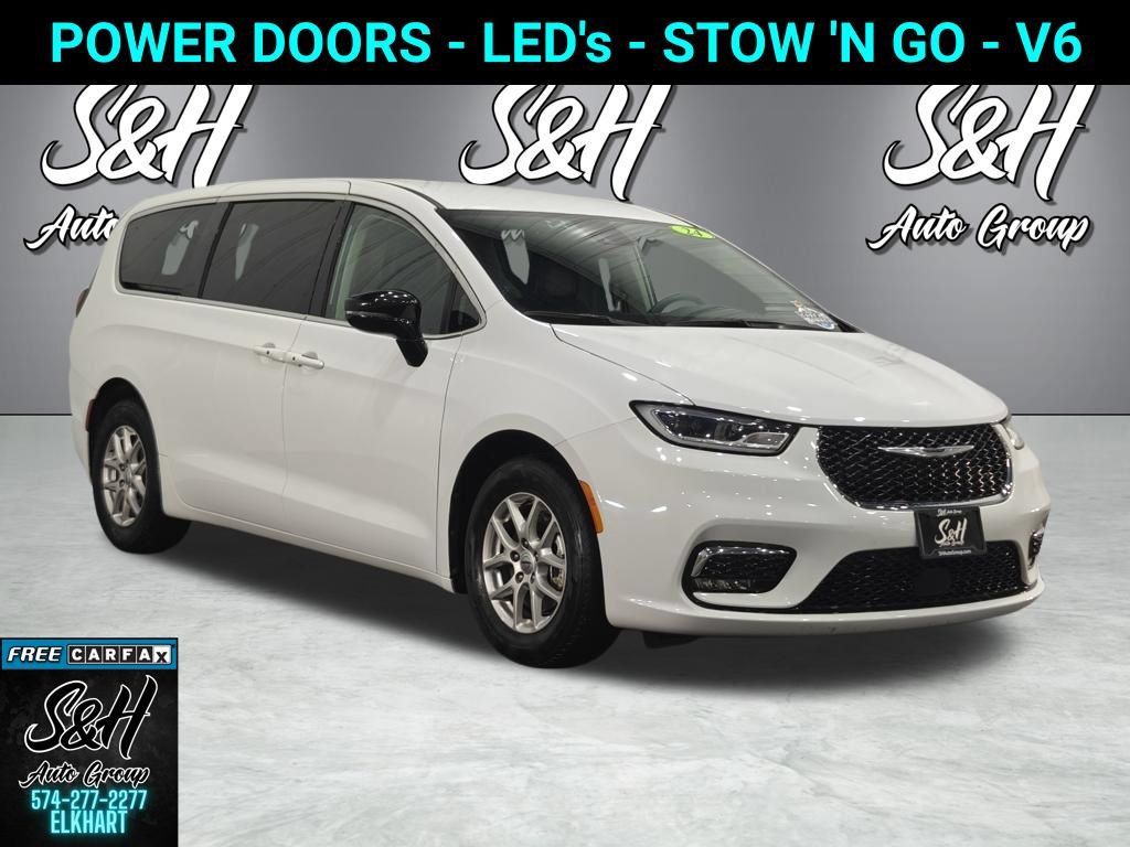 Used 2024 Chrysler Pacifica Touring-L FWD image 1