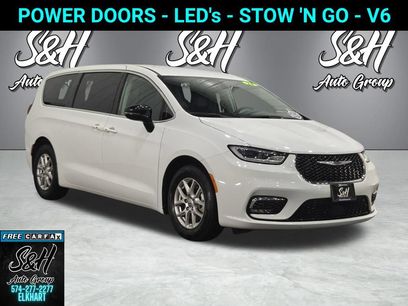 Used 2024 Chrysler Pacifica Touring-L