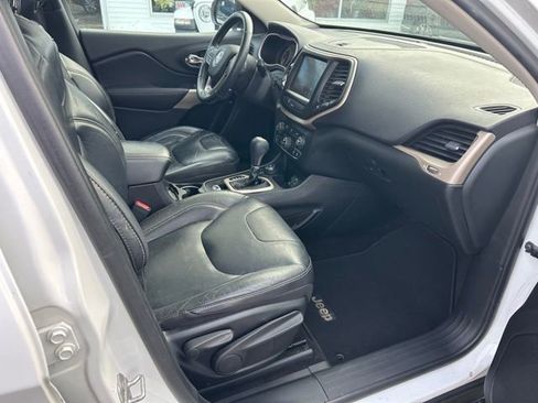 Used 2018 Jeep Cherokee Limited image 19