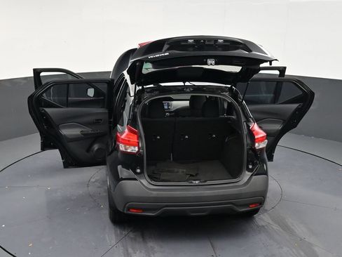 Used 2018 Nissan Kicks S FWD image 32