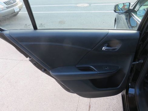 Used 2014 Honda Accord EX-L image 29